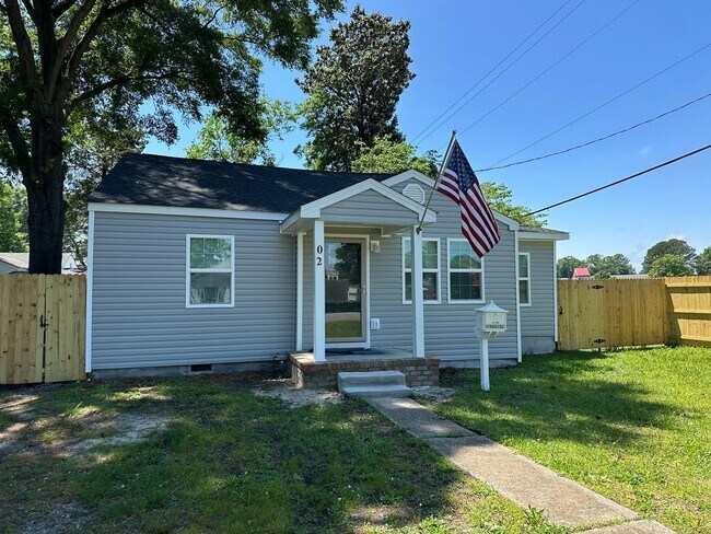 Primary Photo - 2 Bed 2 Bath House