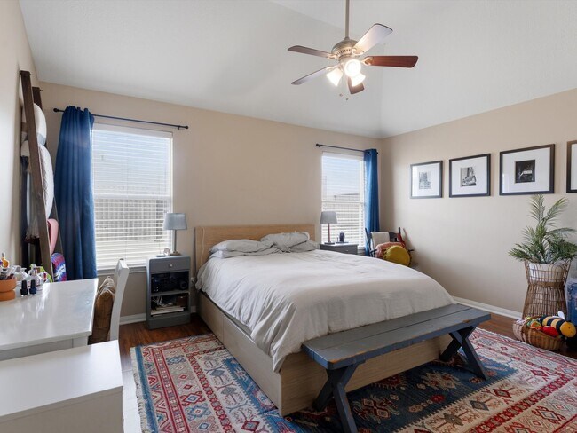 Building Photo - 15811 Sarasam Creek Ct