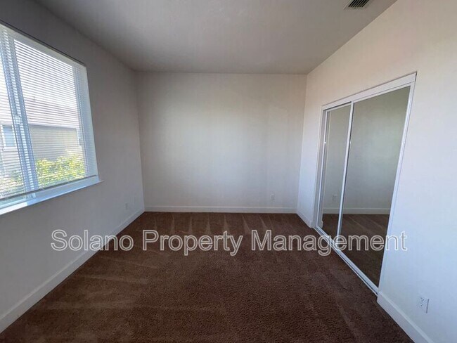 Building Photo - 100 Mt Adams Cir