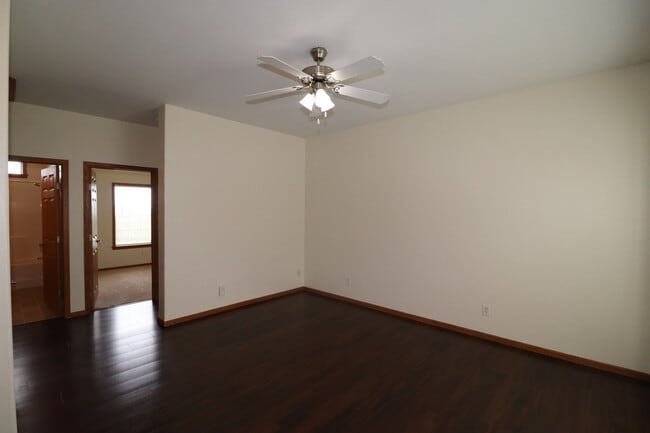 Building Photo - Spacious Home for rent!