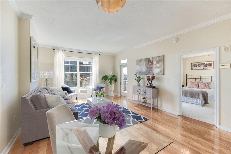 Building Photo - 1101 Juniper St NE