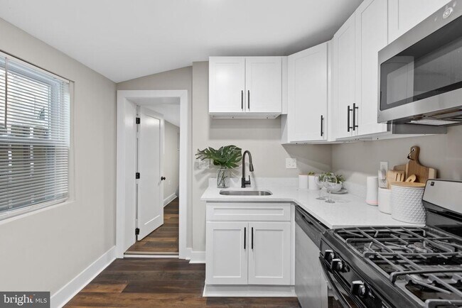 Building Photo - 1510 Ramsay St