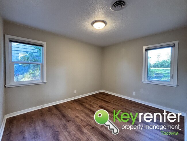 Building Photo - Charming 2 Bedroom Home for Rent in Tacoma...