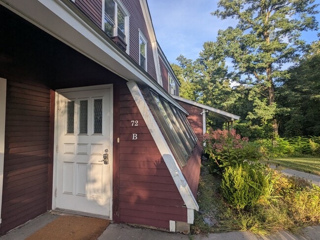 Building Photo - 72 Landmark Hill Dr