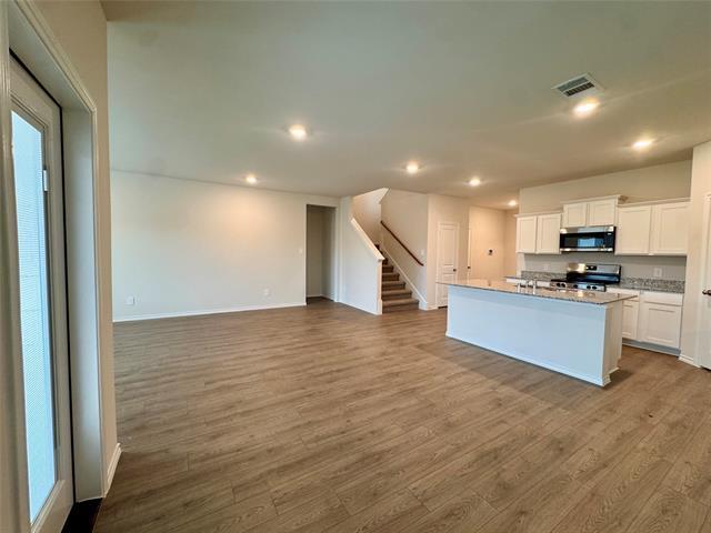 Building Photo - 3917 Oakcrest Ln