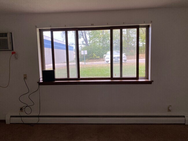 Building Photo - 1321 Division St