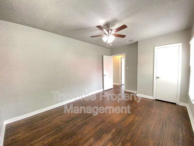 Building Photo - 3032 Marys Ln