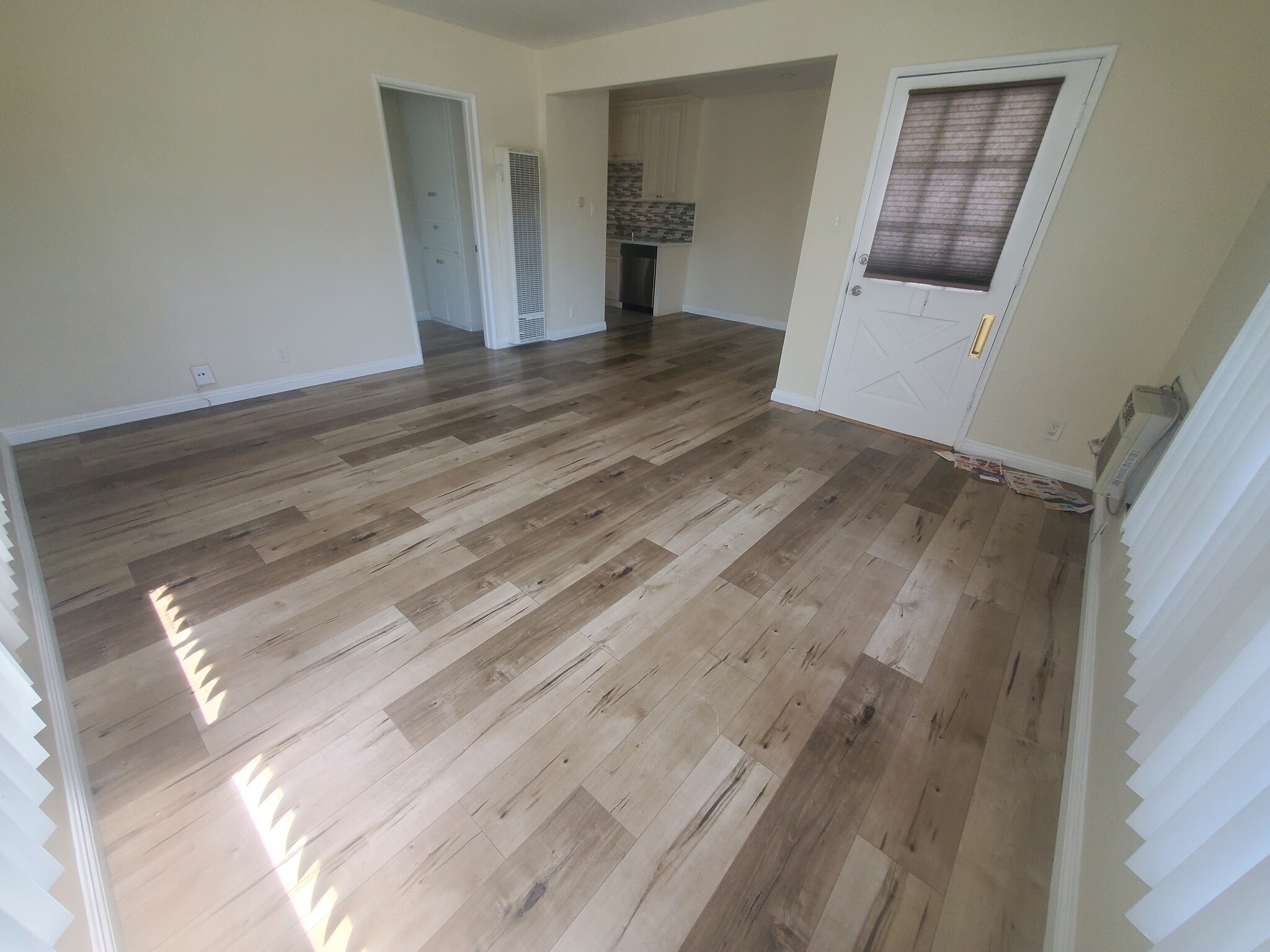 living & dining - 13527 Burbank Blvd