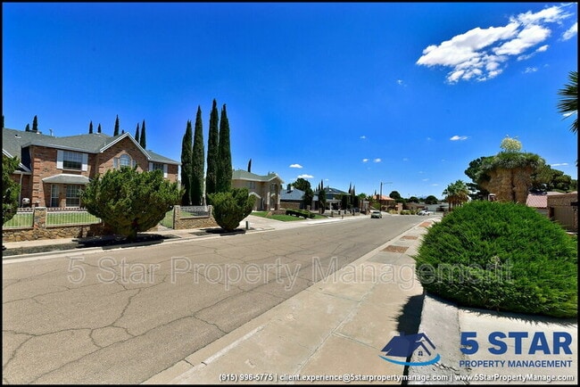 Building Photo - 11620 Laura Marie Dr