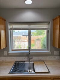 Building Photo - 5623 SE 84th Ave