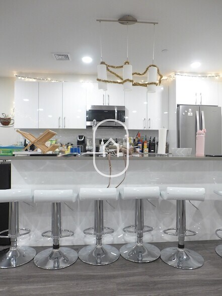 Building Photo - 34 Cunard St