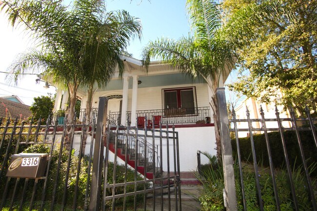 Building Photo - 3316 Upperline St