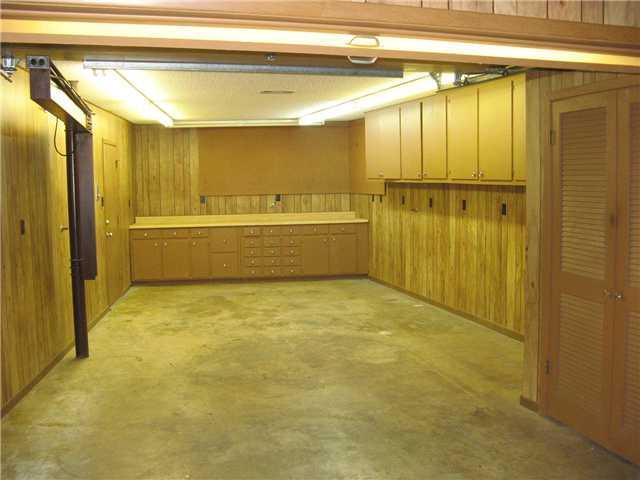 Building Photo - 2001 Manana St