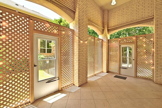 Building Photo - 201 Varco Dr