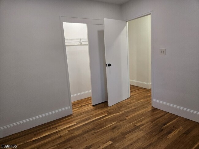 Building Photo - 43 Cottage St