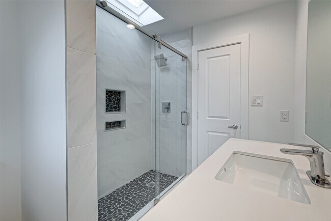 Building Photo - 5007 Cheena Dr