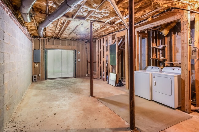 Building Photo - 1943 Trexler Ct