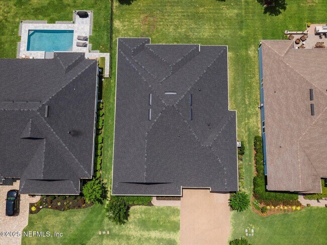 Building Photo - 746 Glenneyre Cir