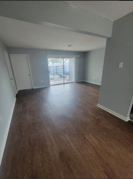 Building Photo - 225 W McDowell Rd