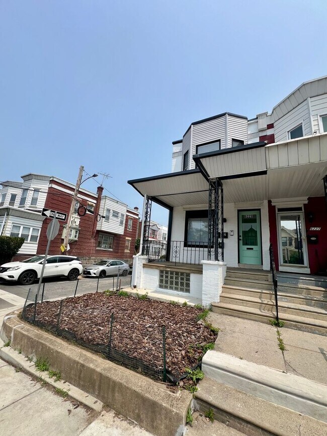 Building Photo - Luxurious 2-Bedroom Apartment in Cobbs Cre...