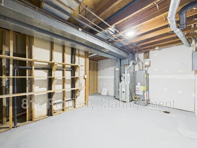 Building Photo - 6900 Orchard St