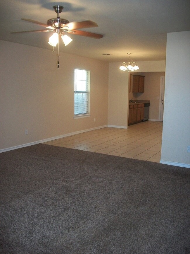 Building Photo - 3 Bed 2 Bath 2 Car Garage in College Park ...