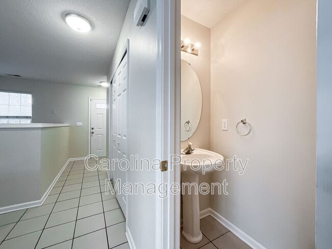 Building Photo - 217 Arlington Downs Blvd