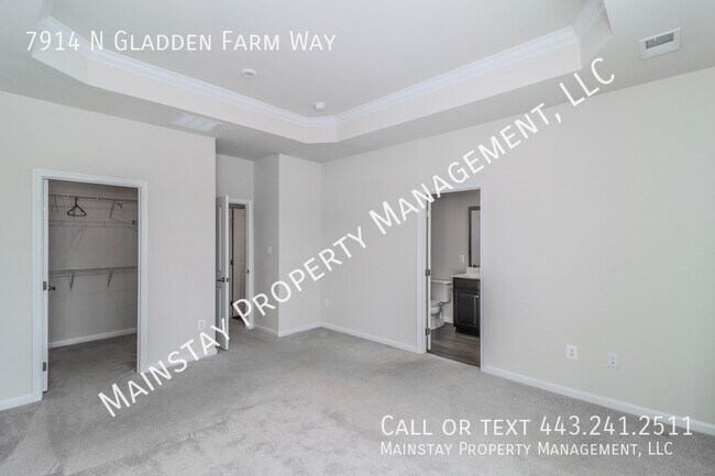 Building Photo - 7914 N Gladden Farm Way
