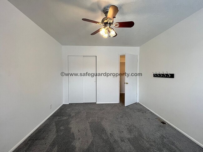 Building Photo - Charming 3-Bedroom Duplex w/ Garage & Shared Yard