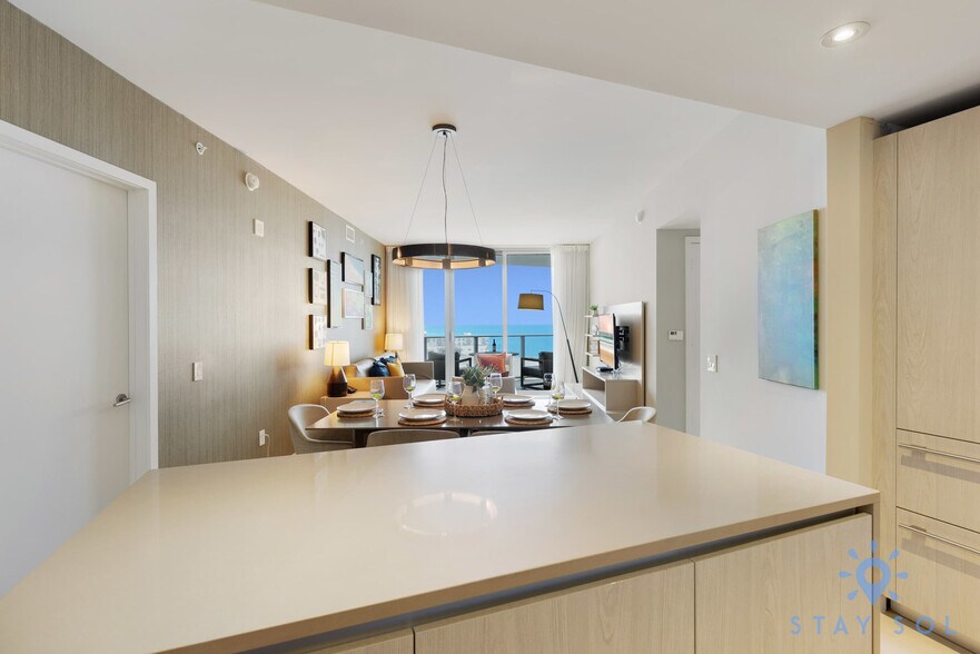 Building Photo - 4111 S Ocean Dr