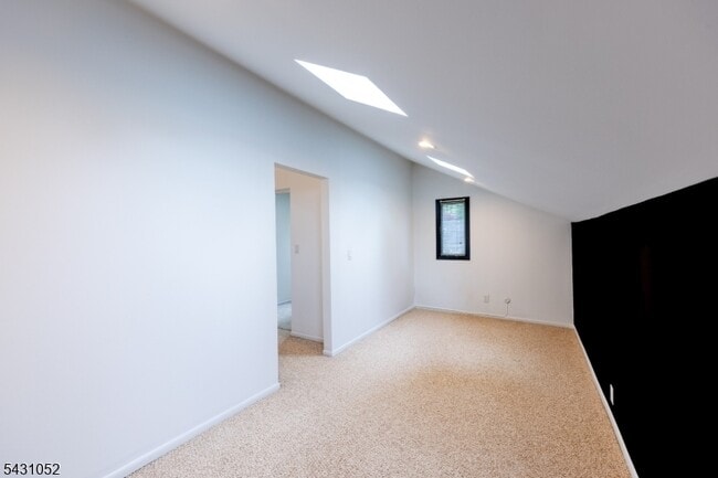 Building Photo - 9 Wick Ln