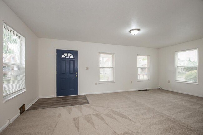 Building Photo - 18619 Arrowhead Ave