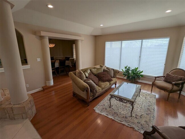Building Photo - 6205 Lost Horizon Dr