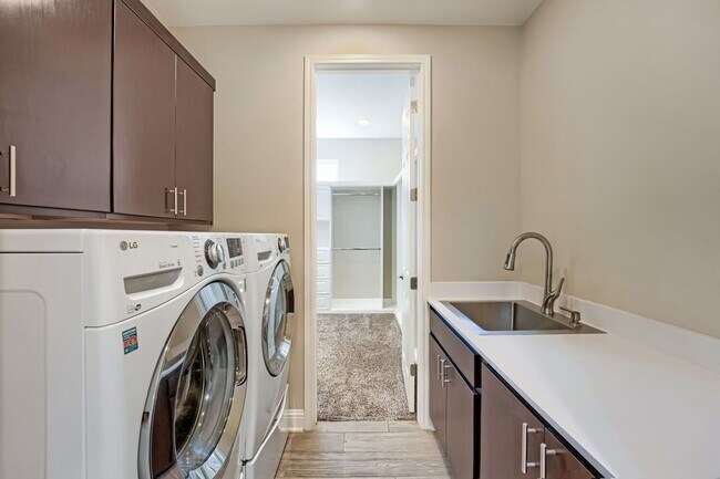 Building Photo - 12620 Javea Dr