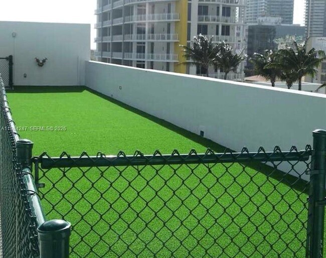 Building Photo - 2900 NE 7th Ave