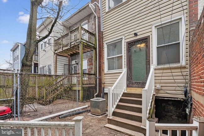 Building Photo - 1169 6th St NE