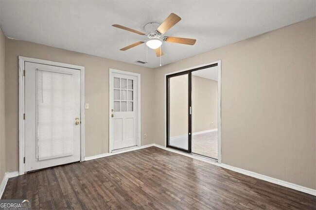 Building Photo - 326 Farm Pl Ct NE