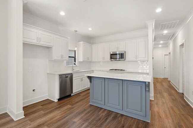 Building Photo - Beautiful 4 bedroom home in Settlement at Shoe Creek