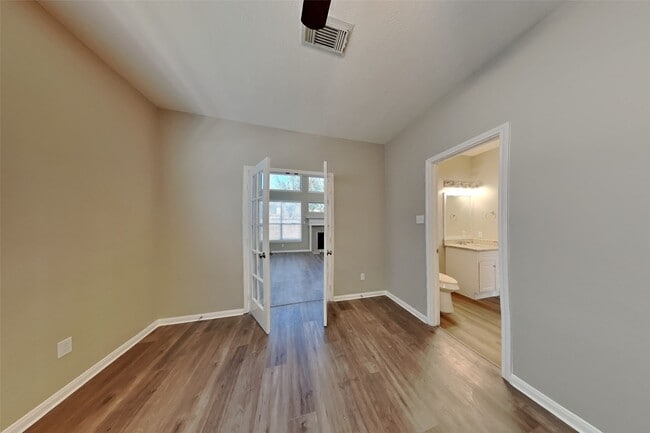 Building Photo - 3202 Stoneydale Ln