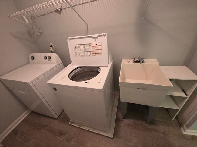 Building Photo - 2 Anchorage Ct