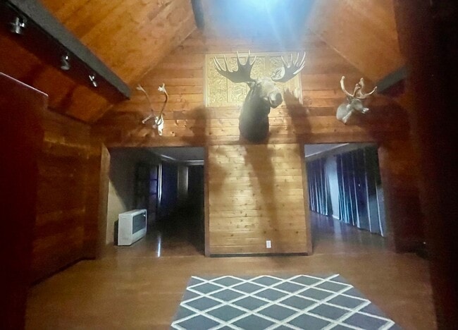 Building Photo - Serene Lakeside escape with direct lake ac...