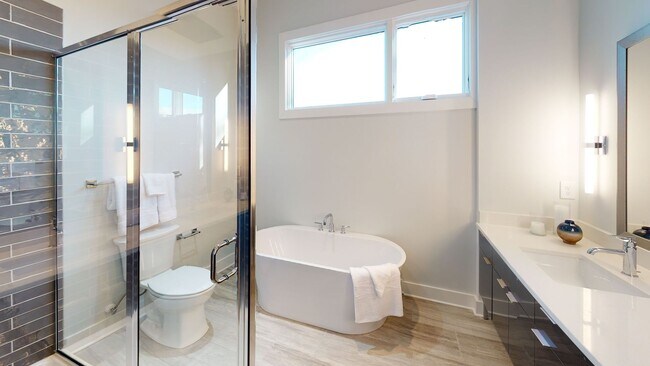 Building Photo - Modern Townhome with Roof Terrace in Dilworth Neighborhood Charlotte NC