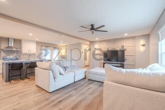 Building Photo - 1202 Longleaf Pne St