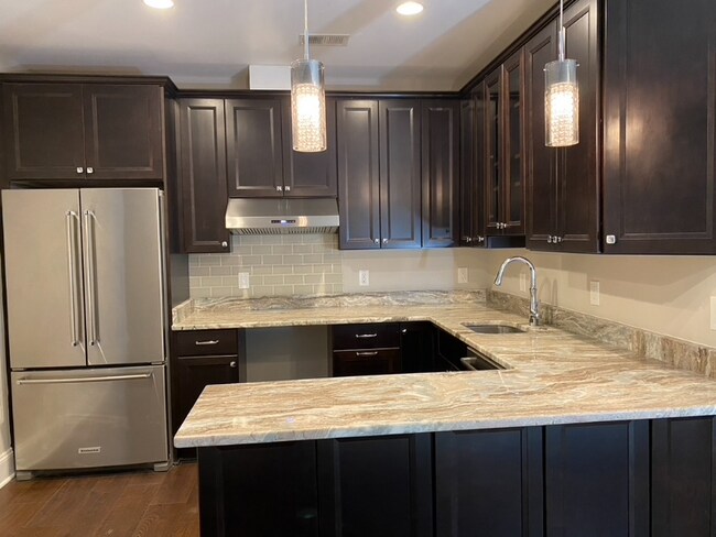 Building Photo - 2044 Great Falls St