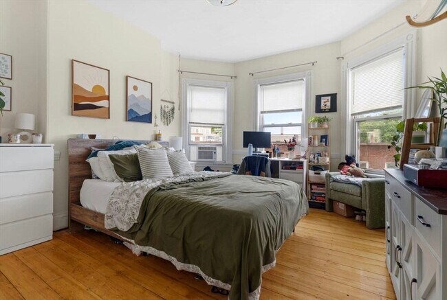 Building Photo - 861 Dorchester Ave