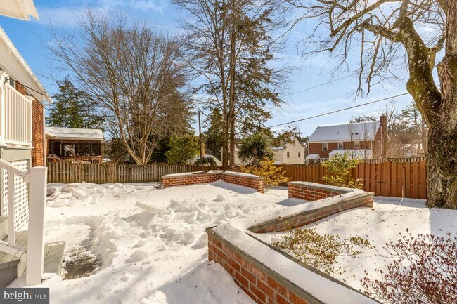 Building Photo - 2736 Stephenson Ln NW