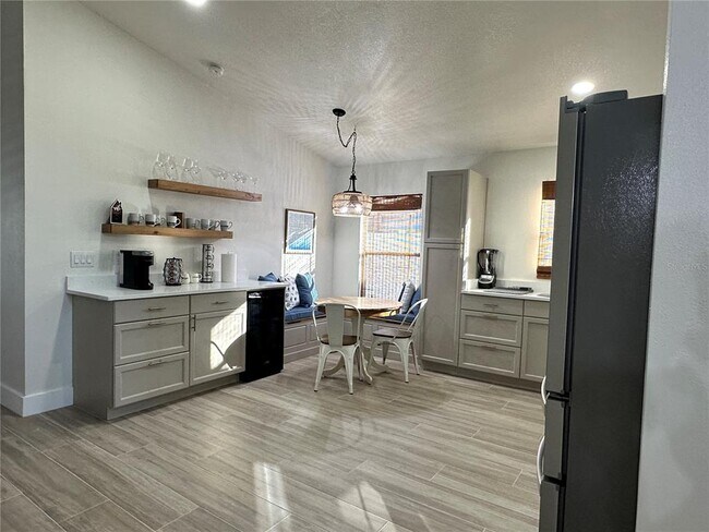 Building Photo - 17410 Woodcrest Way