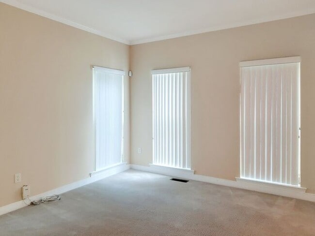 Building Photo - Single Family Home with 2 Car Garage Deck ...
