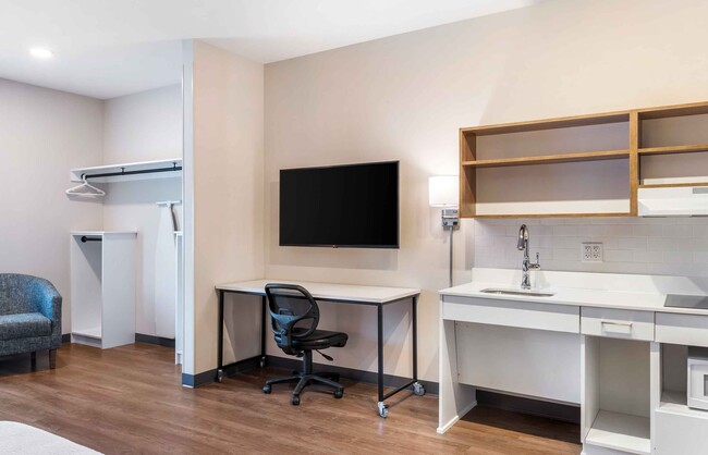 Building Photo - Furnished Studio-Melbourne - I-95