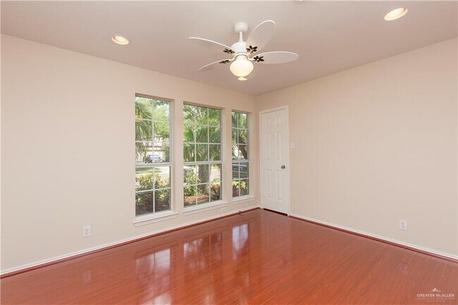 Building Photo - 4202 Santa Marina St